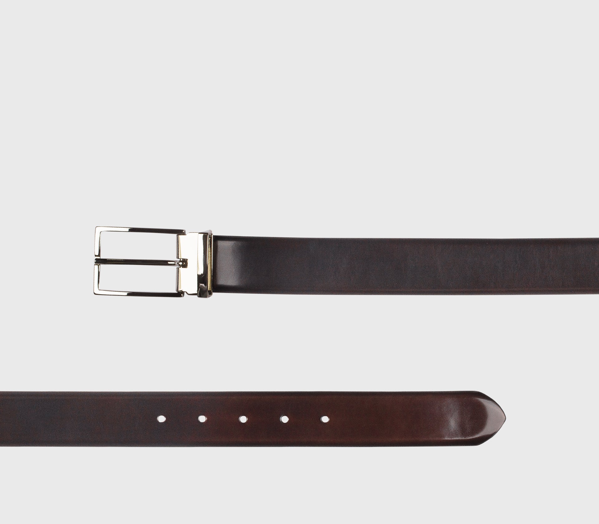 Ceinture en cuir marron avec boucle carrée