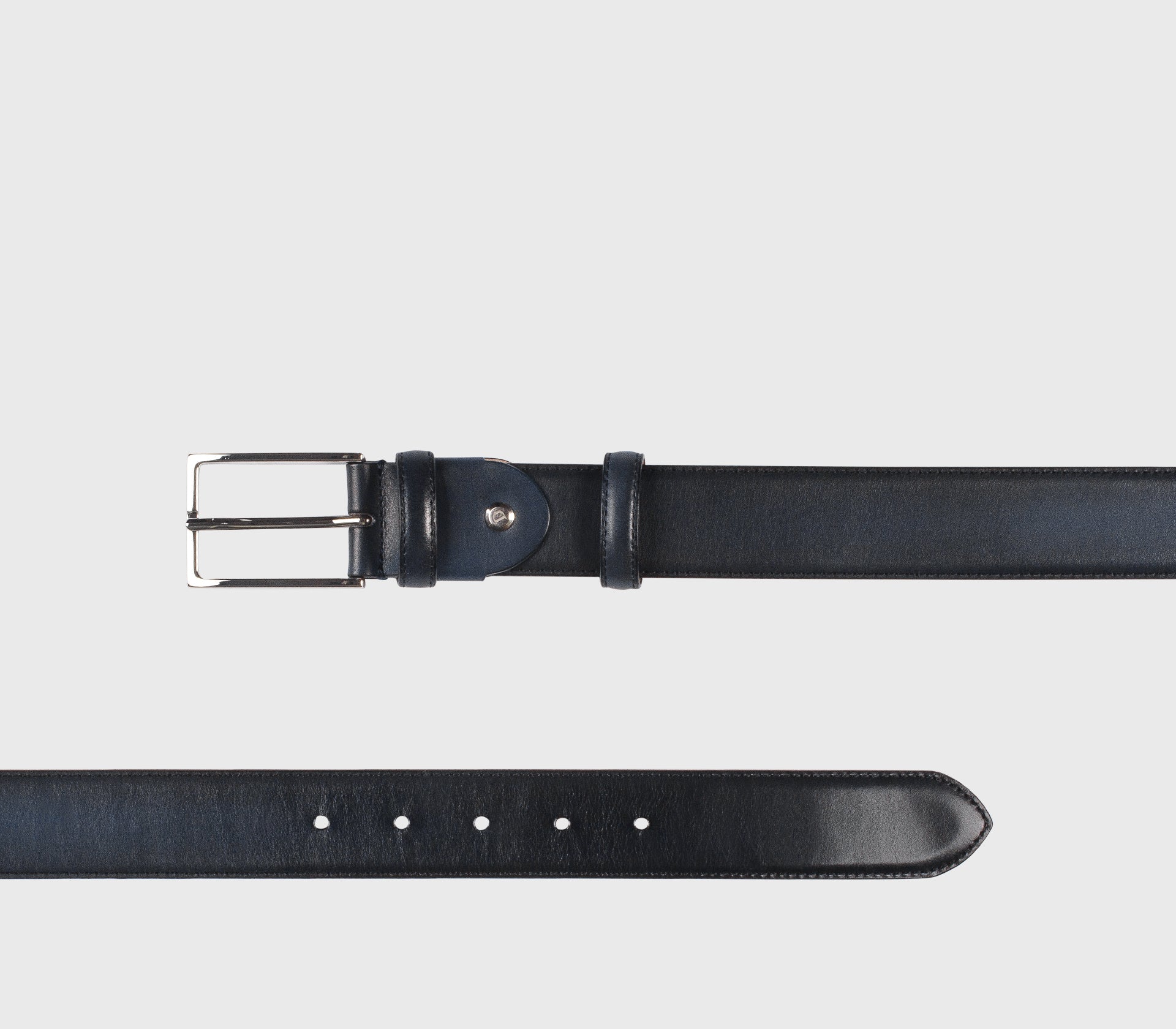 Ceinture en cuir bleu avec boucle carrée