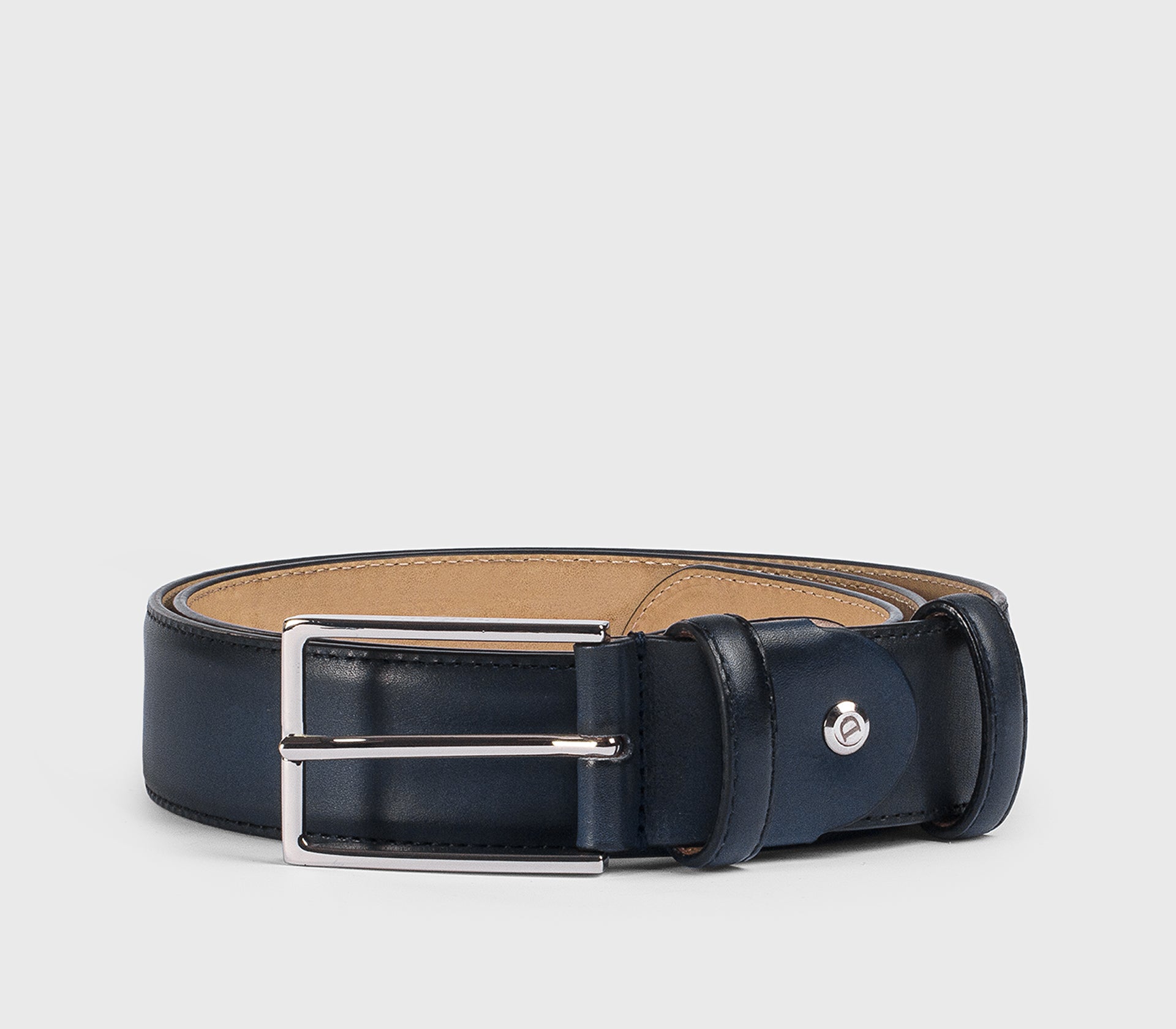 Ceinture en cuir bleu avec boucle carrée