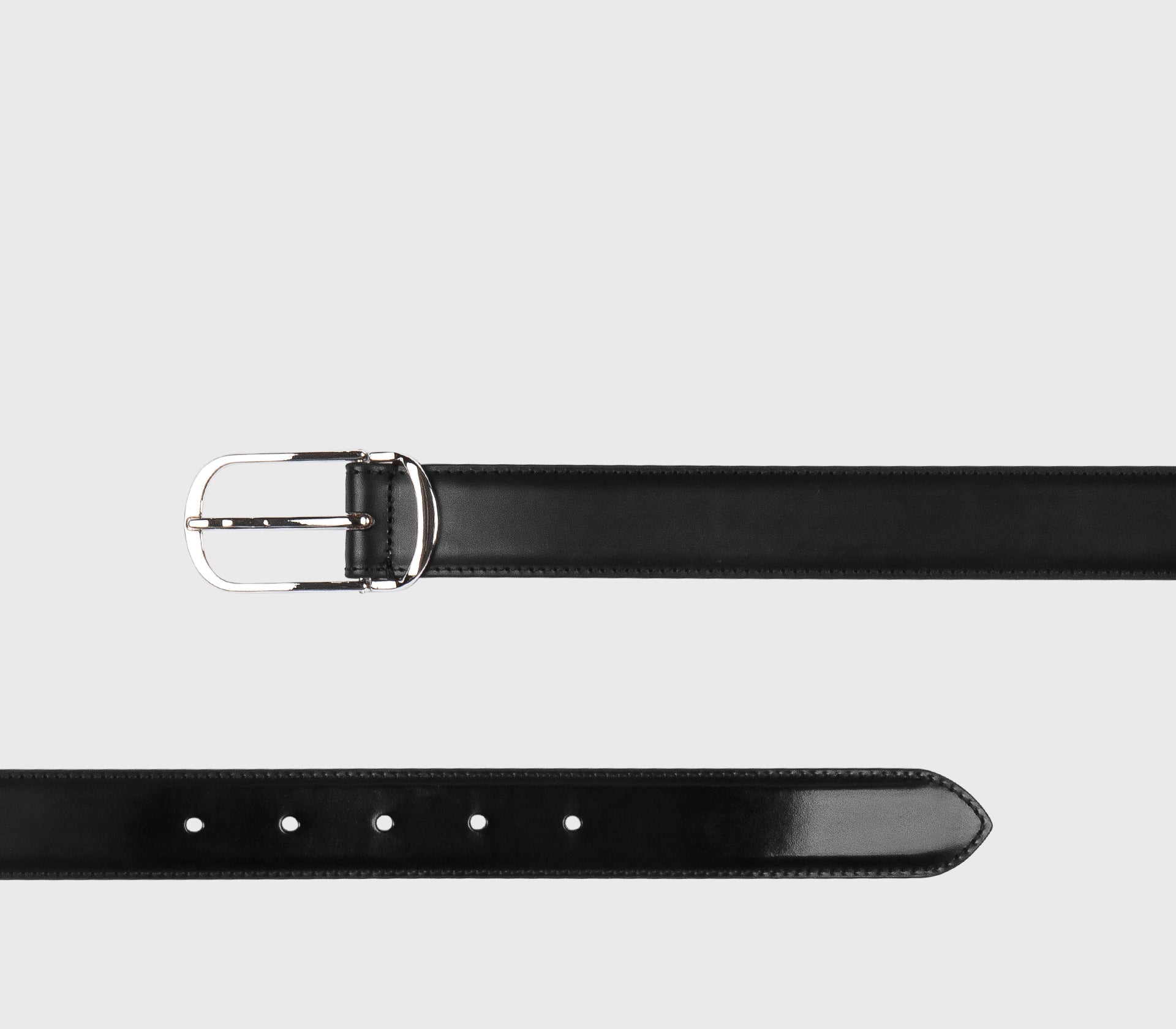 Ceinture en cuir noir avec boucle arrondie