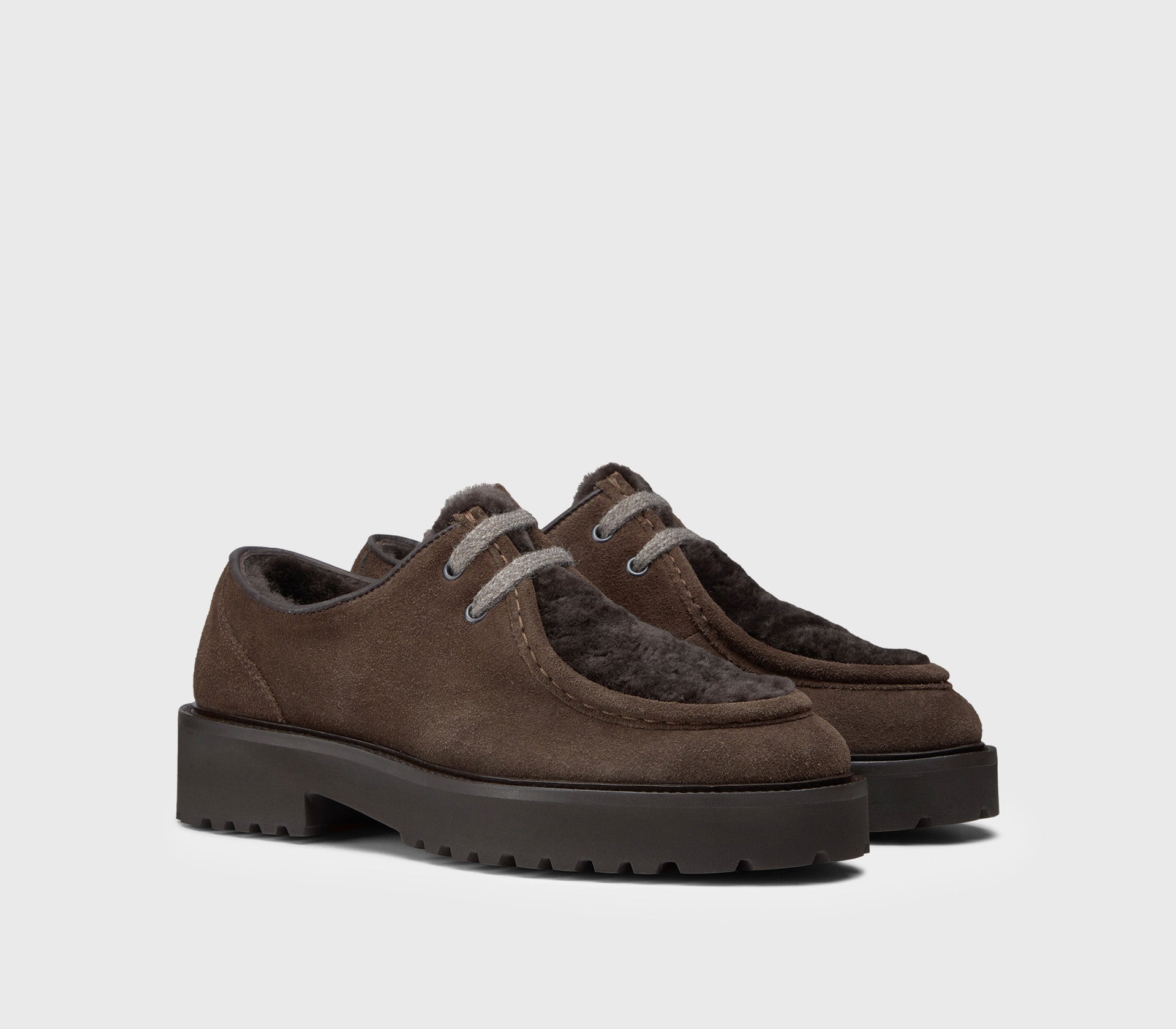 Suede lace-up with dark brown fur detail