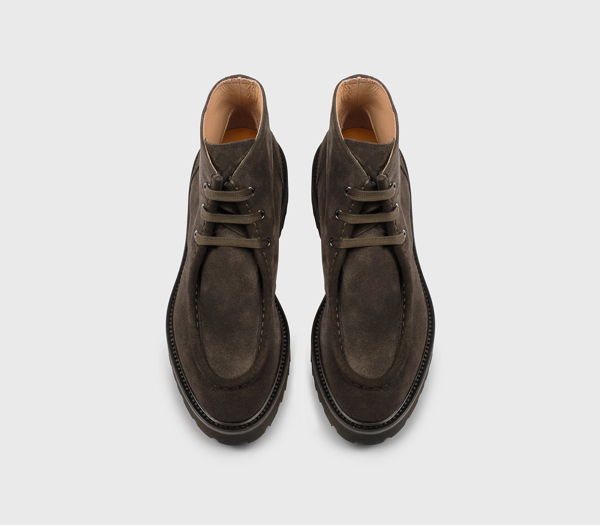 Chukka boot en daim marron.