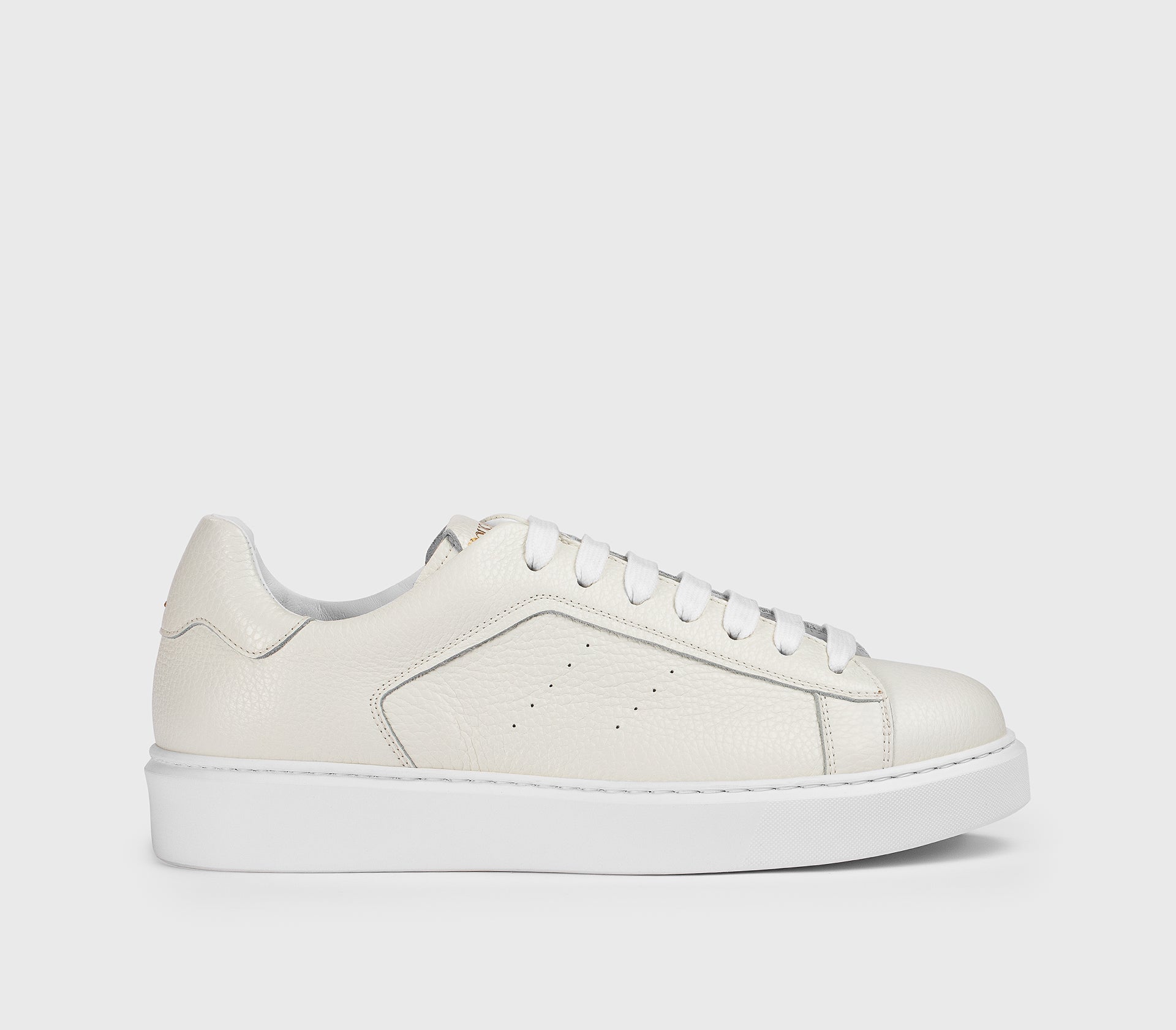 White tumbled leather sneaker