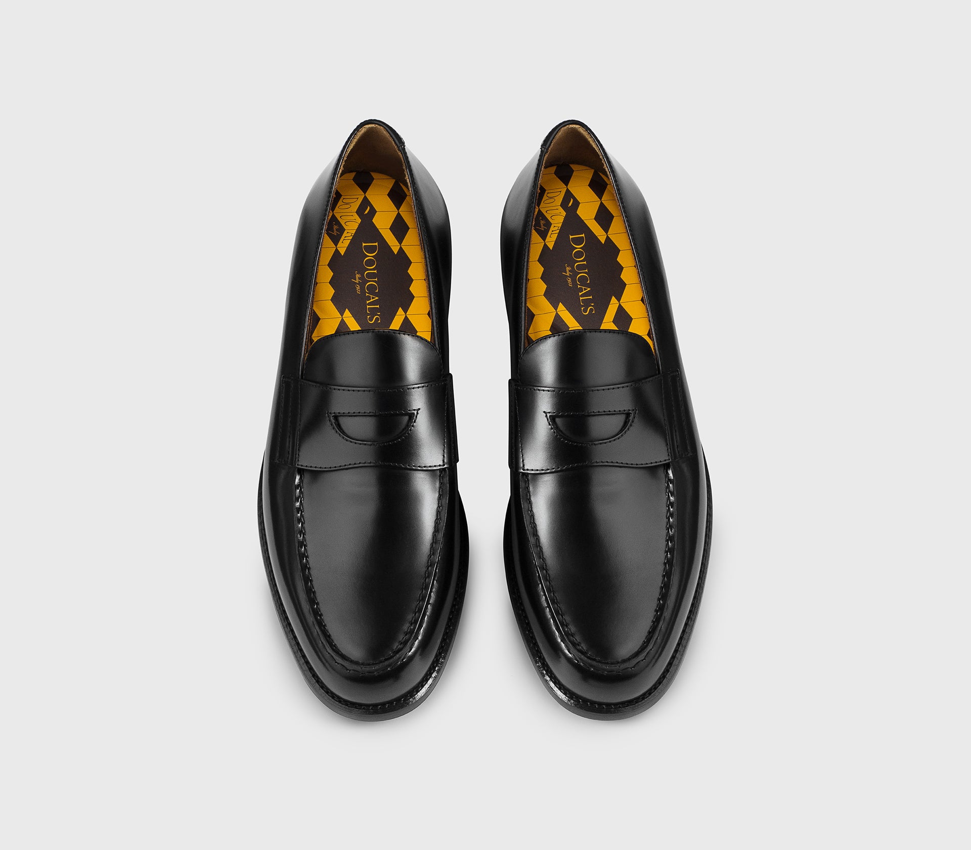 ‘Mario 50’ loafer in black leather.