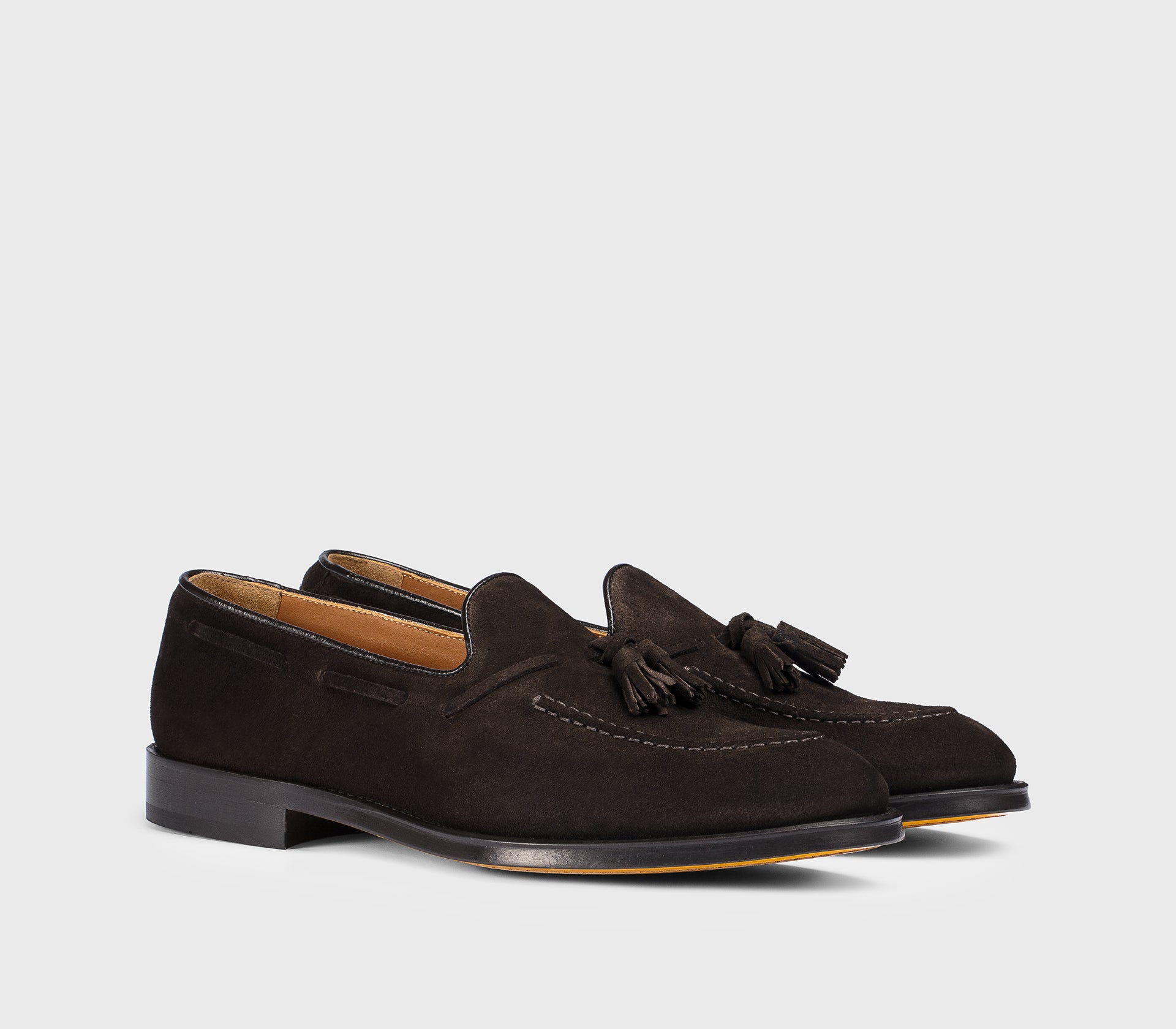 “Earth” brown suede loafer with tassels