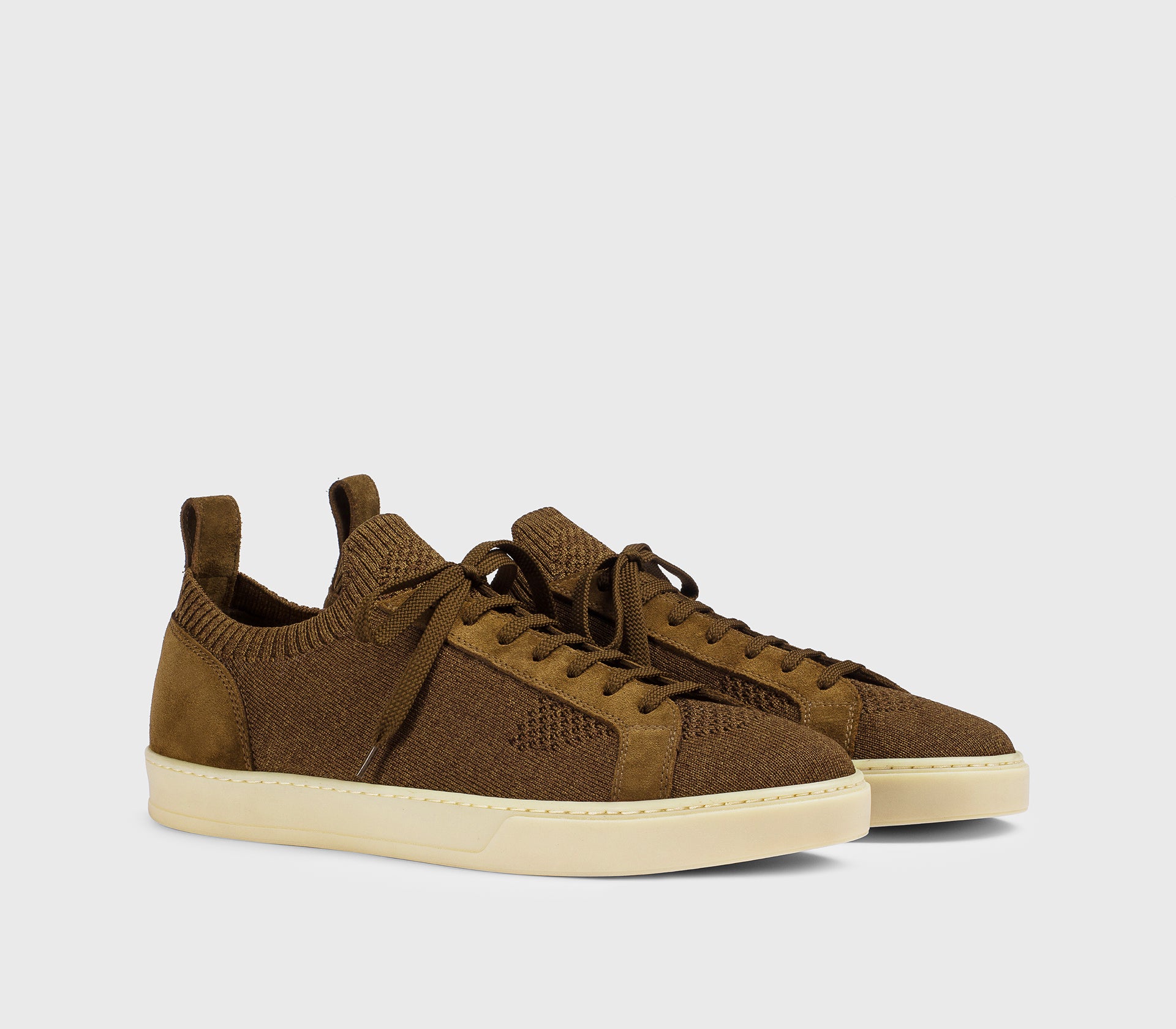 Sneaker en tissu technique et daim marron