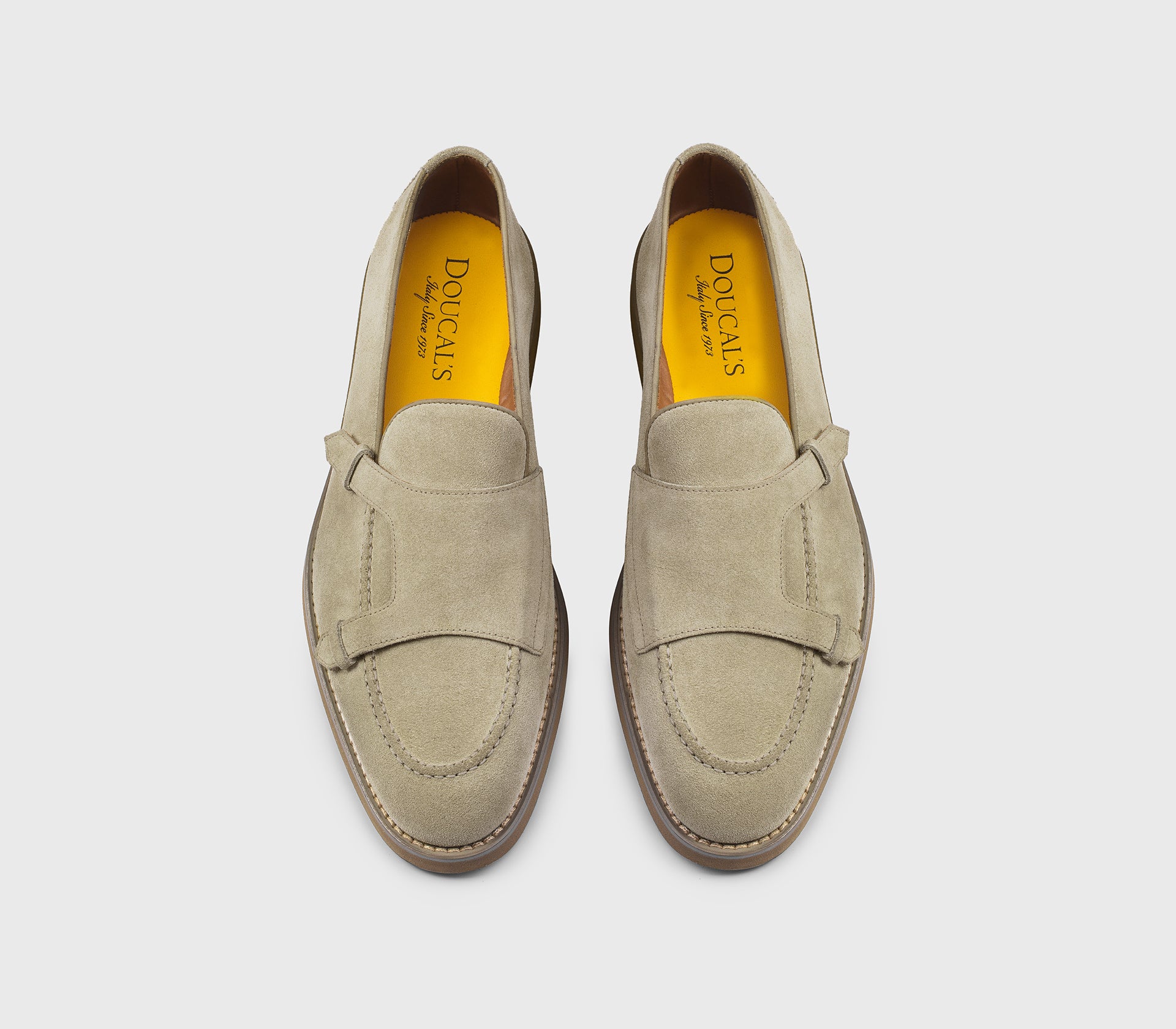 Sand-coloured suede loafer with “loop” detail