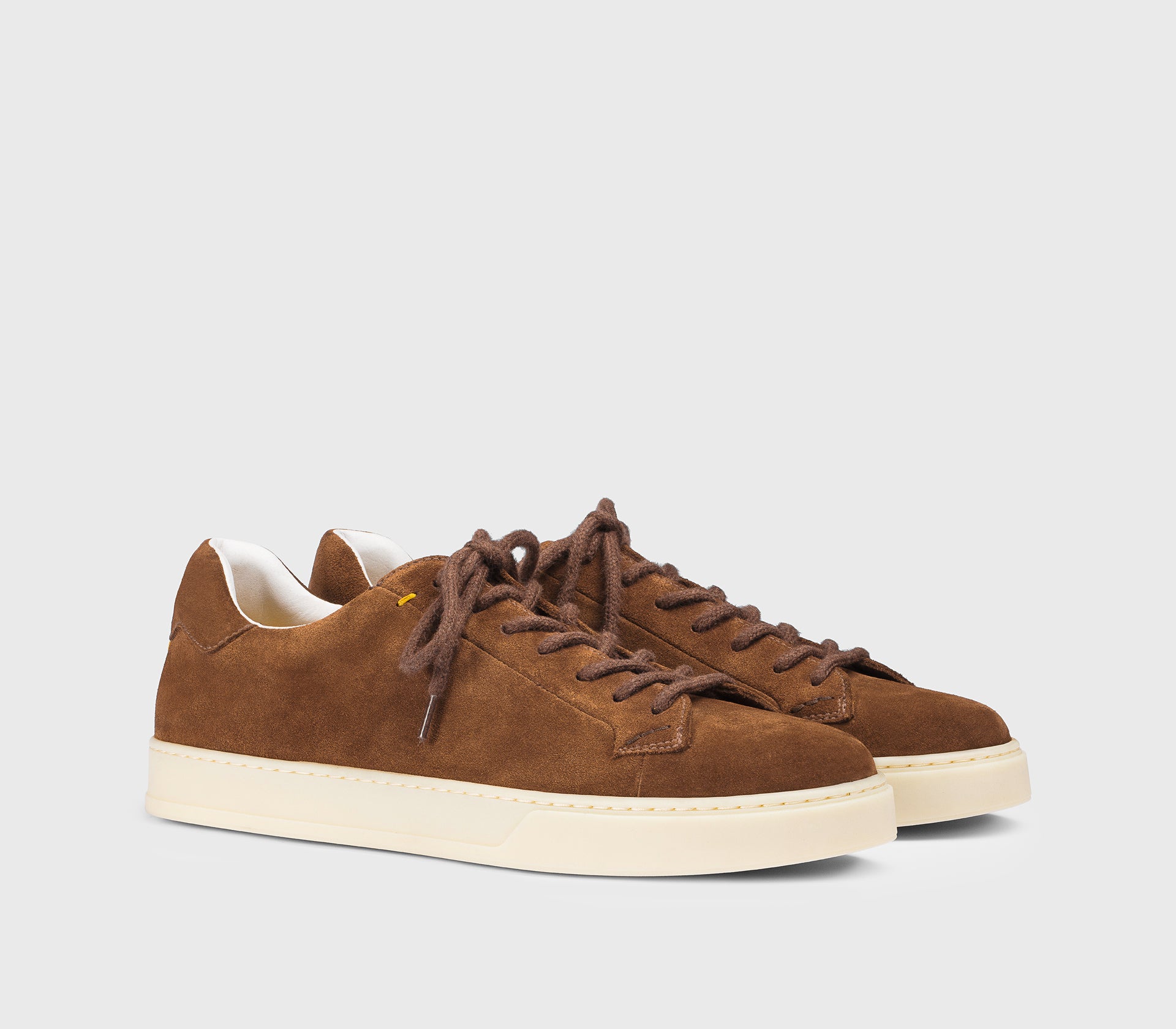 Sneaker in suede marrone "cannella"