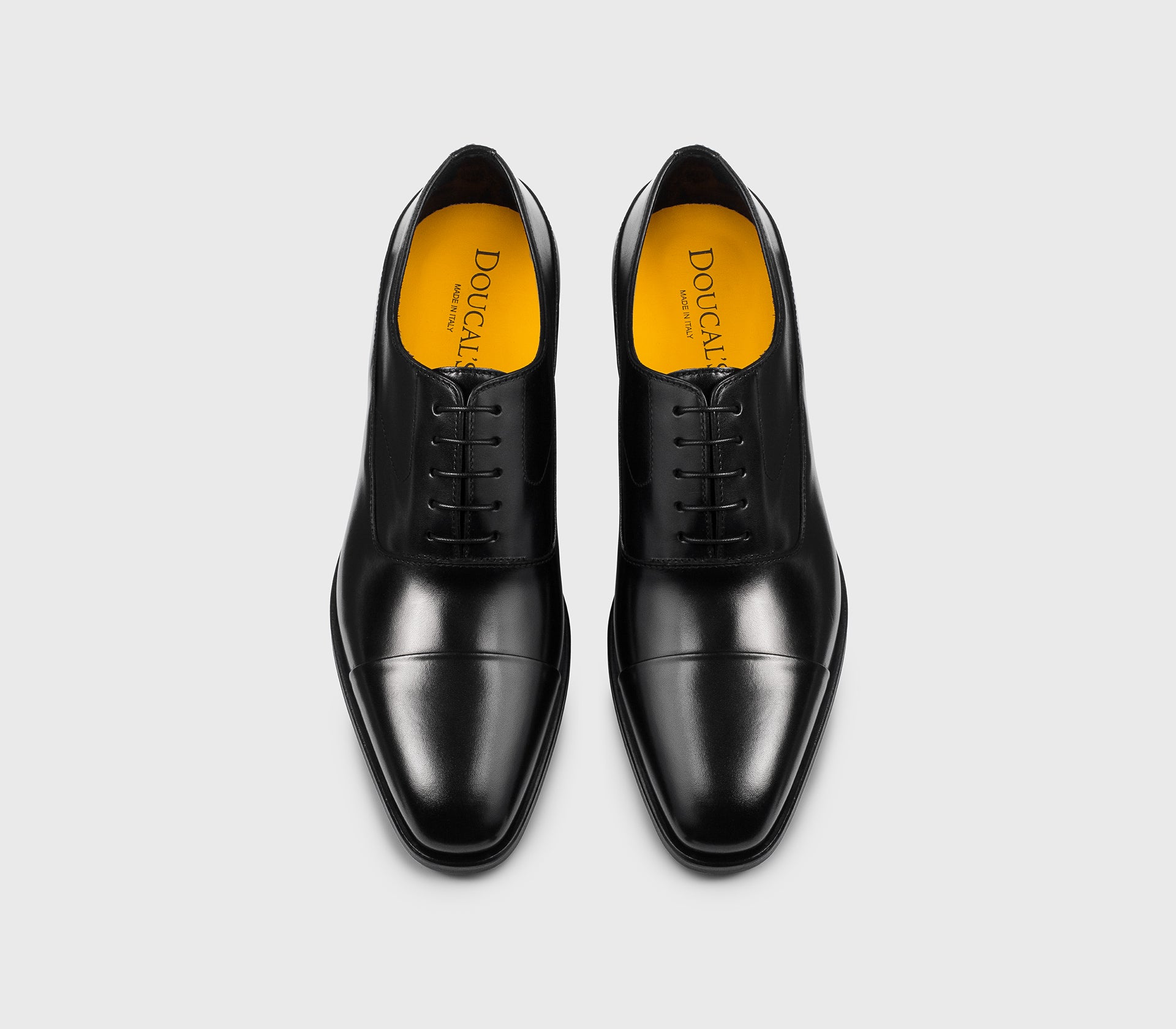 Black leather Oxford lace-up