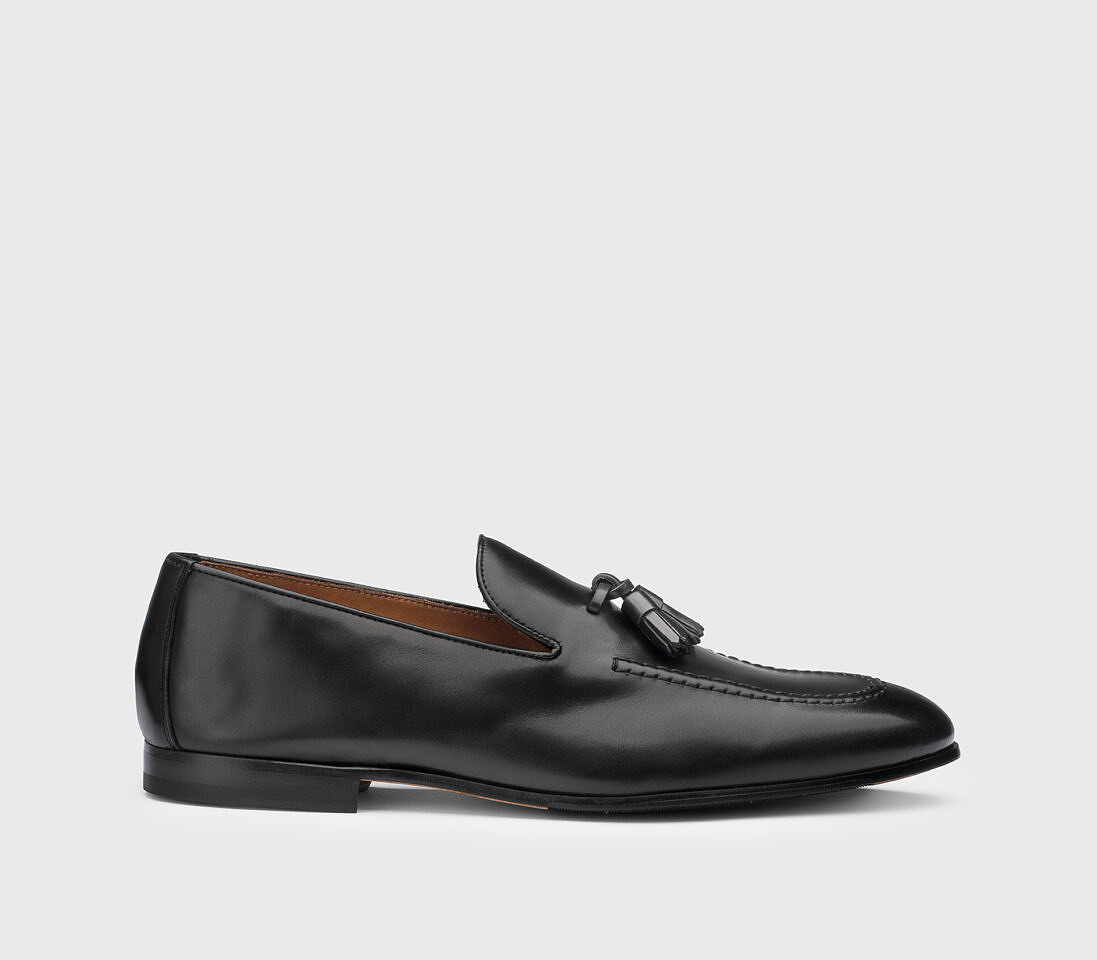 Men’s leather loafer with tassels | black - Doucal’s | Doucal's